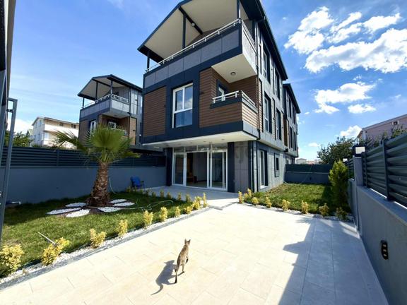 Kartallar'dan Kaçırılmayacak Fırsat Villa!! 3 Katlı 4+1 Merkezi 1