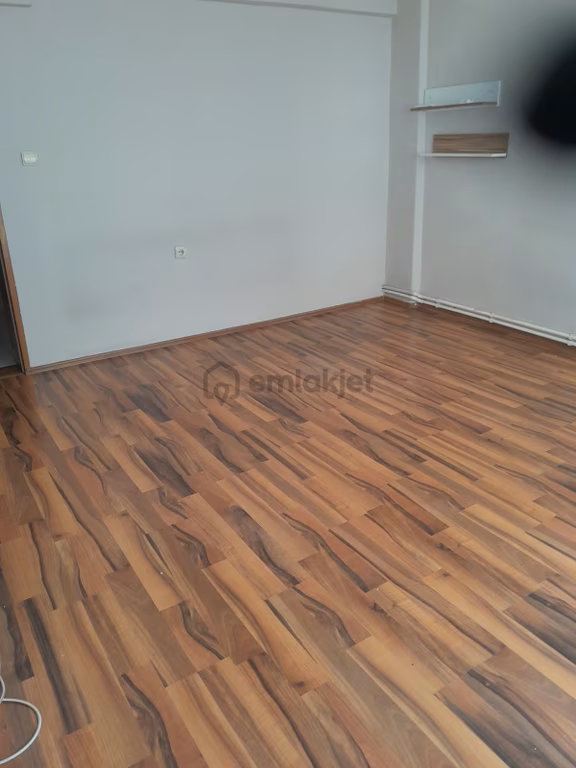 Sahibiden Üçyol Bahçelievlere Mah.2+1 Kiralık Daire 3 Katlı Binanın 1.katında 1
