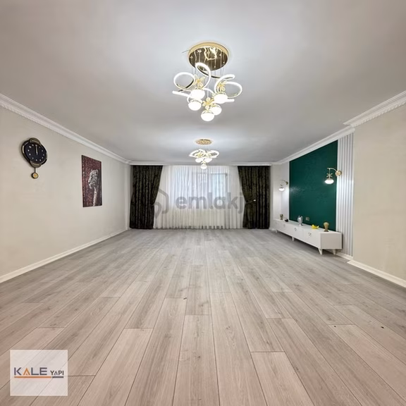 Sahile Ve E-5'e Yürüme Mesafesinde 3+1 Ebeveyn Banyolu Dairemiz 1
