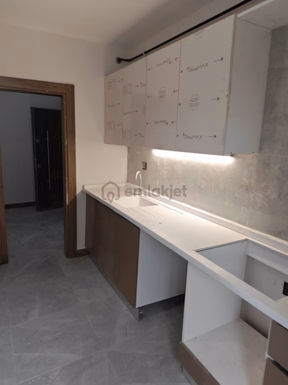 Emek Emlak'tan Körfez İlimtepe Yeni Toki 3.etap A2 Blokda Kiralık Sıfır Daire 1