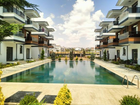 Havuzlu Sitede Bahçe Katı Eşyalı 1+1 Daire Kartallar'dan... 2