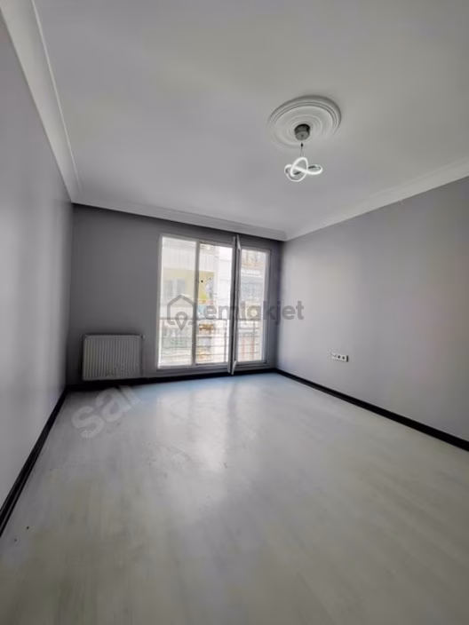 Üçevlerde Mahallesinde Kiralık 2+1 Arakat 1