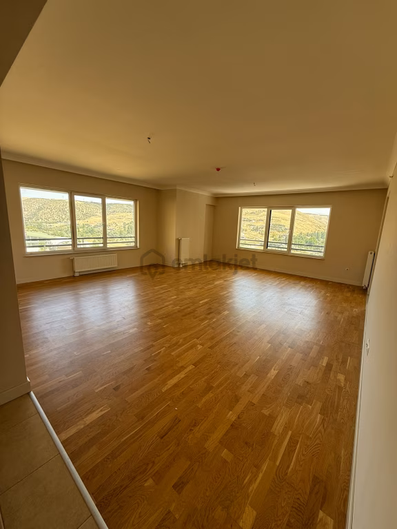 Altınkule'den Güneypark - 2 Sitesi 4+1 200m2 Boş 1