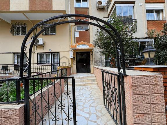 Karşıyaka Tersane'de Merkezi Konumda 2+1 Satılık Daire 2