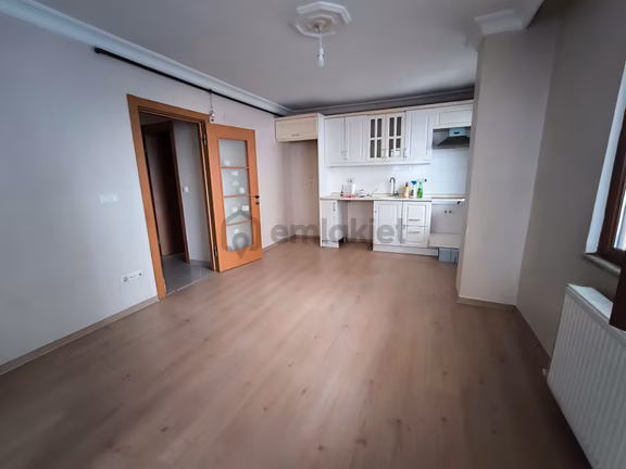 Çekpaya Komşu Metroya Yürüme Mesafesinde Kiralık 2+1 Düz Giriş 2