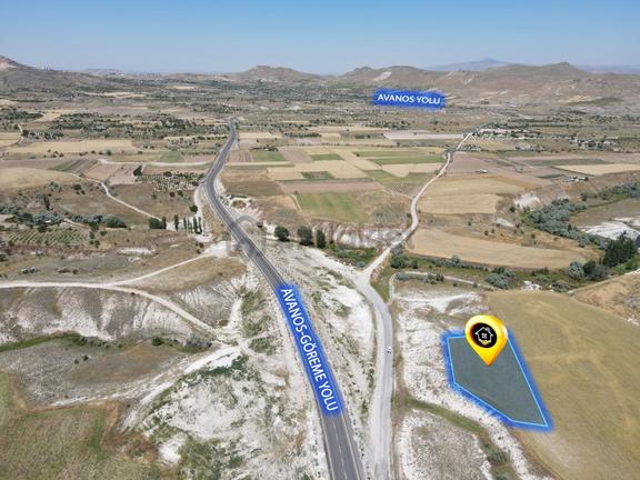 Şanlıbaba Emlak'tan Göreme'de Ana Yol Kenarı Arazi 1