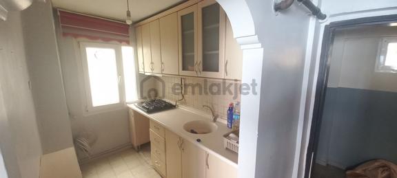 Bornova’da Özkanlar Migros Karşısı Merkezi Konumda Kiralık 2+1 Daire 2