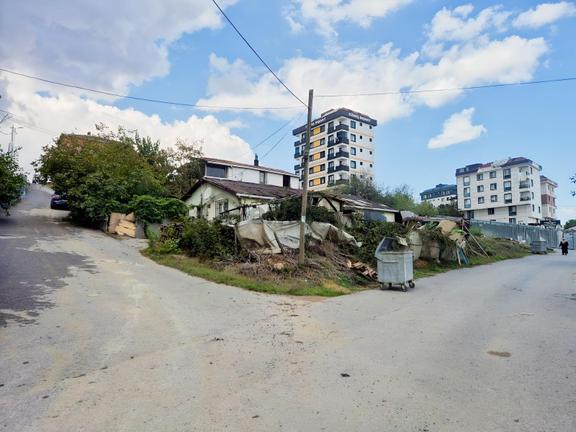 Sultanbeyli Mimar Sinan'da Köşe Konumlu Yatırımlık Arsa 1