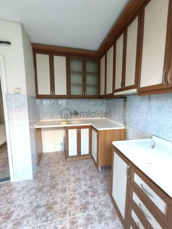 Sütlüce Mahallesi Pazar Yeri Yakını Bakımlı Kiralık 2+1 Daire 1
