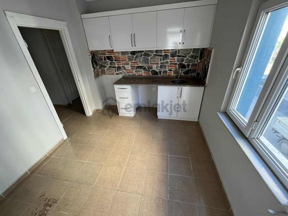 Hilal Gayrimenkulden Yaşam Hast.yanı Asansörlü *2+1*kiralık 2