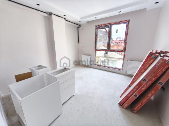 Göztepe Metroya 7 Dakika Yürüme Mesafesinde Ara Kat 1+1 Daire 1