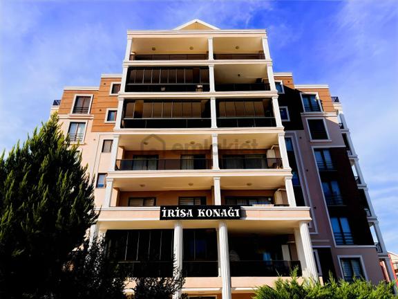 Tekinden Nilüfer Bulvar'da Eşyasız Geniş Site İçi Kiralık Daire 1