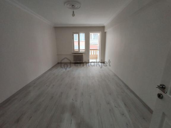Barış Gayrimenkul'den Umurbey'de 3+1 Ara Kat Bakımlıdaire. 1