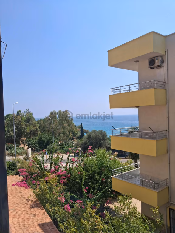 Yapraklı Koya Sıfır Konumda, Deniz Manzaralı, Geniş 3+1 Daire 1