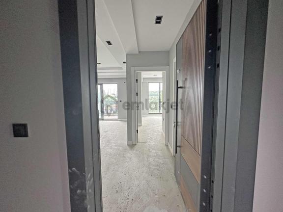 Bulvara Cephe | Deniz Manzaralı | Site İçerisinde Satılık 1+1 2