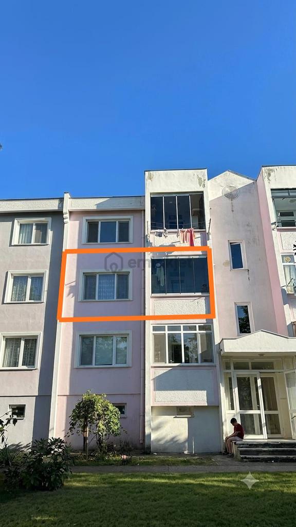 Demetevler Eminevim Krediye Uygun Yenilenmiş Satılık Ara Kat 2+1 2