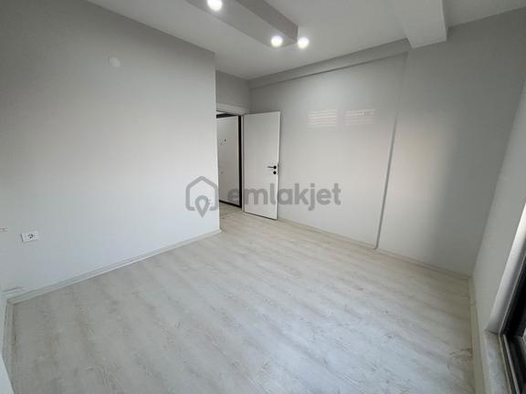 Akdeniz Ünv Yakını Kültür Mah Ulusoy Caddesi 50 M 1+1( 2adet) 1
