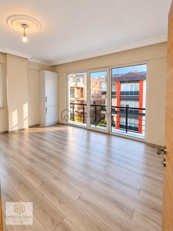 Teyyaredüzü'nde Kiralık 1+1 Daire, 50m², Asansörlü, 5 Kat 2