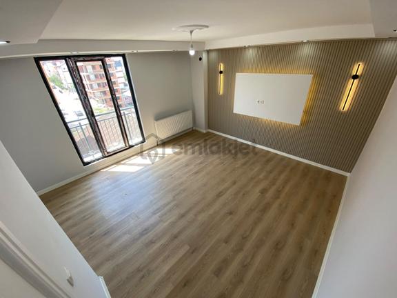 Çayırova İnönü Bosna Caddesine Yakın Satılık 3+1 Dublex Daire 1