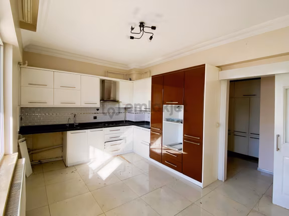 Karataş'ın Kalbinde 3+1 Geniş Kullanışlı 180 M2 Toprak Emlak'tan 1
