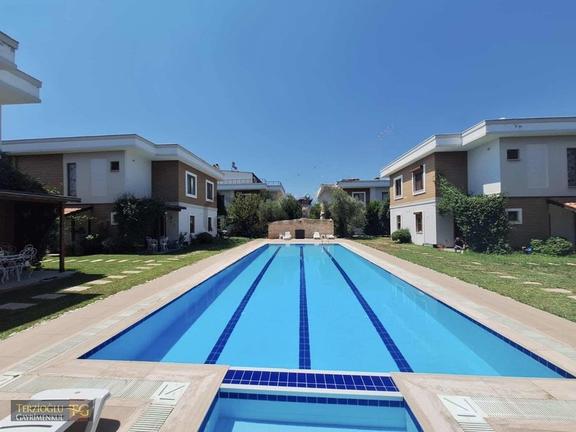 Terzioğlundan Denize Yakın Devamlı Kiralık Eşyalı 3+1 Lüksvilla 1