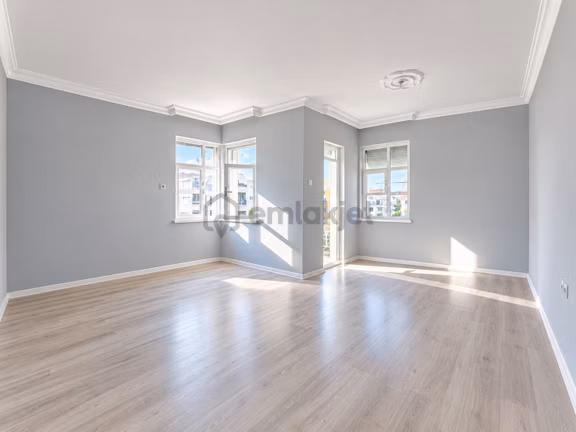 Kiralık 3+1 Varlık Mahallesi Merkezi Konumda Ferah Daire 1