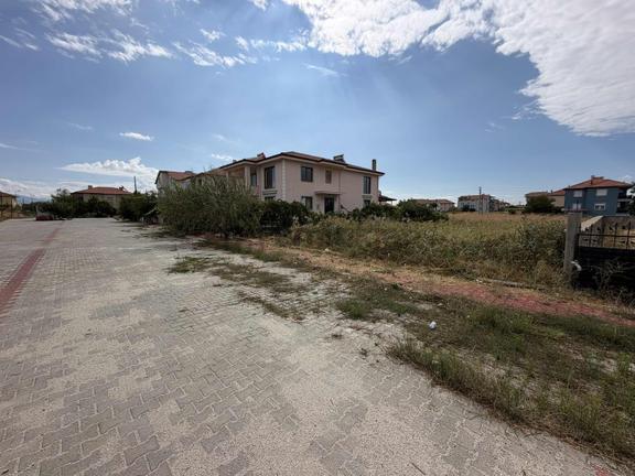 Çivril Otogar Karşısı Nas Oto Yıkama Arkası Satılık 518 M2 Arsa! 1