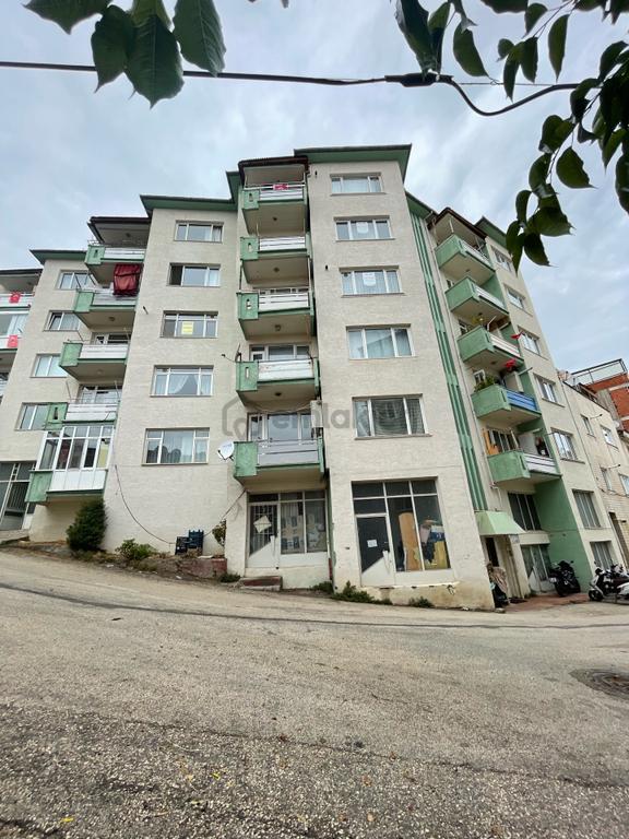 Beyaz Gayrimenkulden Merkez'de 120 M² Bakımlı Satılık 2+1 1