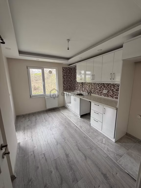 Onur Pehlivan'dan Hasköy'de Kiralık Geniş 2+1 Daire 2