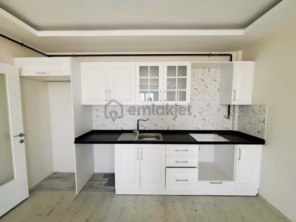 Kozan~yolu~bulvar~üzeri~3+1~açık~mutfak~geniş~oturumlu~az~katlı 2