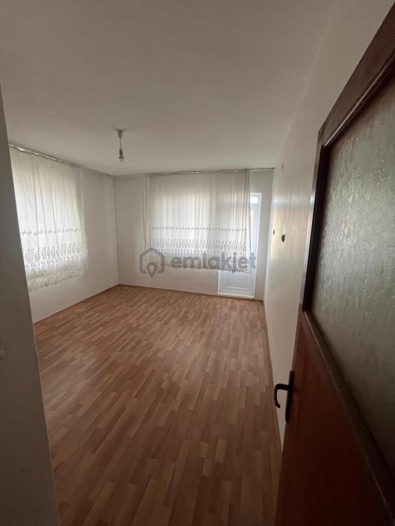 Bağcılar Ertuğrul Gazi İlkokulu Civarı Geniş 2+1 Satılık 2