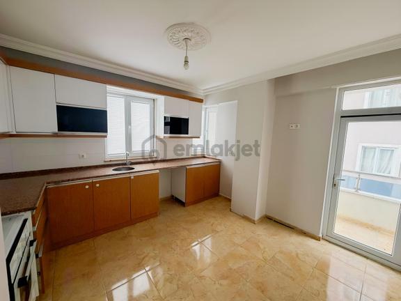 Osmancık Caddesi Üzeri Satılık 140 M2 Geniş 3+1 Daire 2
