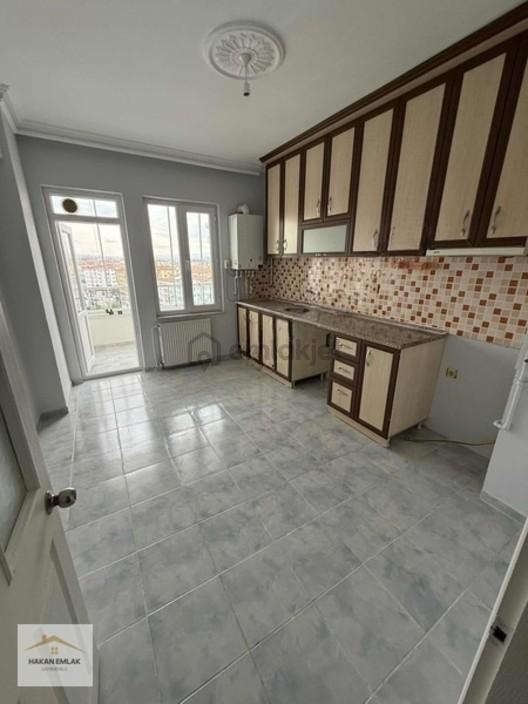 Hakan Emlaktan Çevre Yolu Cepheli 3+1 | 140 M² Kiralık Daire 2