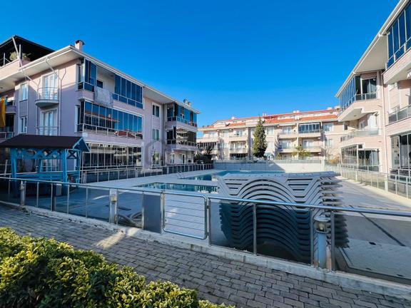 Havuzlu Sitede İçi Özel Yapım & Eşyalı & Kombi & Klimalı 1+1 1