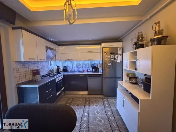 Turkuaz'dan İzban Yakını Ara Kat Cadde Üzeri Daire 1
