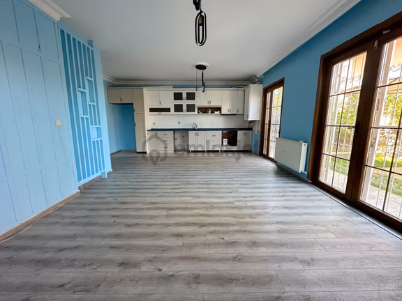 Mertcan'dan Çarşı Mah 80m2 Bahçe Kullanımlı 4+1 Fırsat Kiralık Villa 1