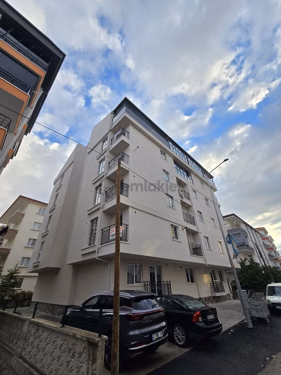Mert Emlaktan 1+1 Ful Esyalı Balkonlu Abonelık Acık Sıfır 2