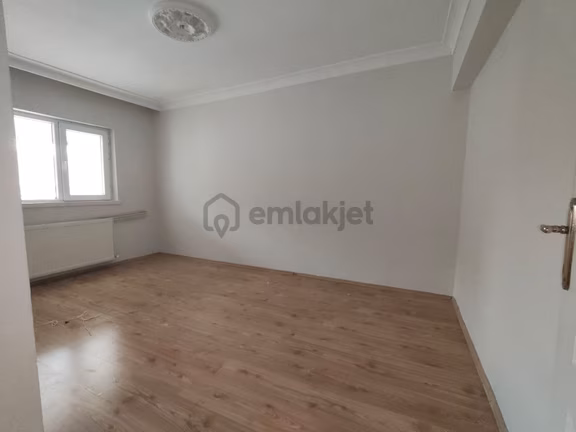 Yılmaz Gayrimenkul'den İstasyon Mahallesi 3+1 2 Banyo & 2 Wc Full Yapılı Kupon Kiralık Teras 2