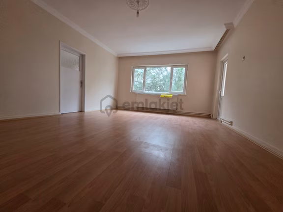 Ankara Sincan Mareşalda 3+1 Katta Yol Cepheli Kiralık Daire 1