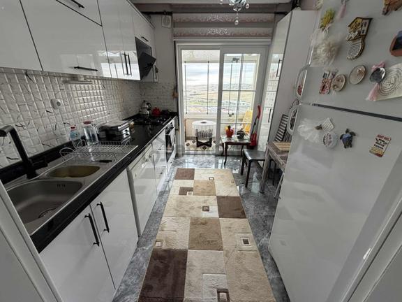 Toki Turkuazda Yapılı Eskişehir Yolu Manzaralı Satılık 2+1 Daire 1