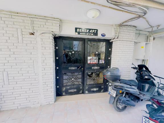 İnönü Caddesi İzmirspor Metro Çıkışı Satılık Daire 2