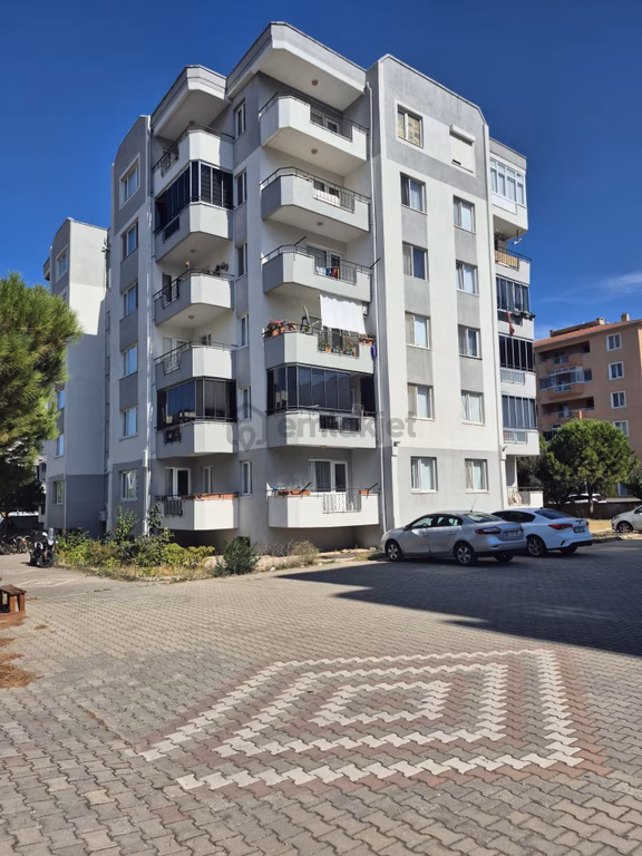 Çanakkale Esenler Site İçi 3 Balkonlu Satılık 3+1 Daire 1