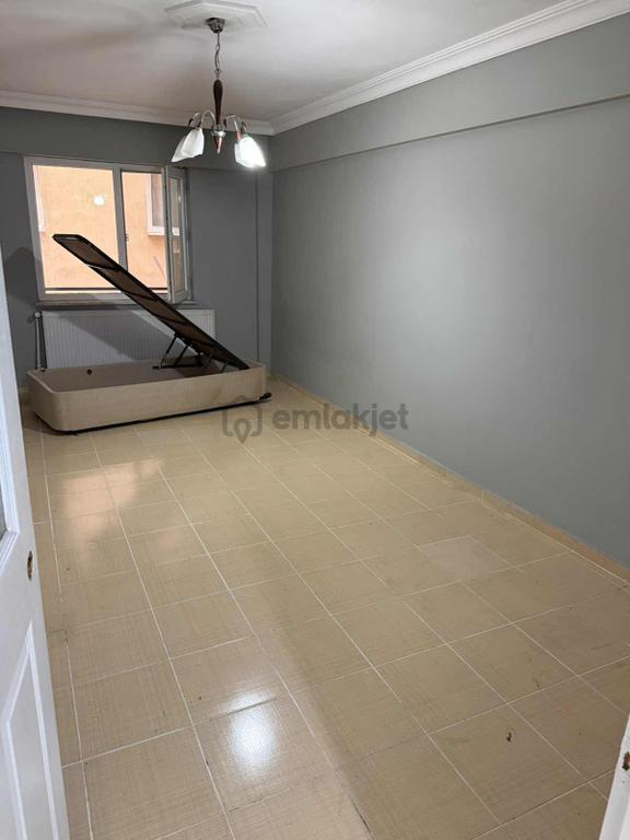 Manisa Tevfikiye Mh. 2008 Yapımı 2+1 Kupon Arakat Daire 2