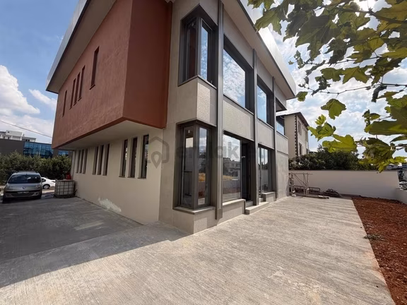 Şehirgösterende Merkezi Konumda Ticari Satılık Villa 2