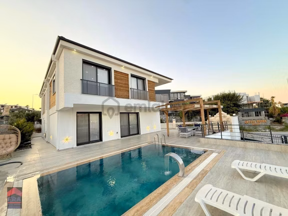 Efelerde Satılık Lüks Villa 2