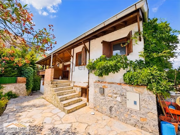 Fethiye Yeşilüzümlü Merkezde 380 M² İçinde Otantik 4+1 Taş Ev 2