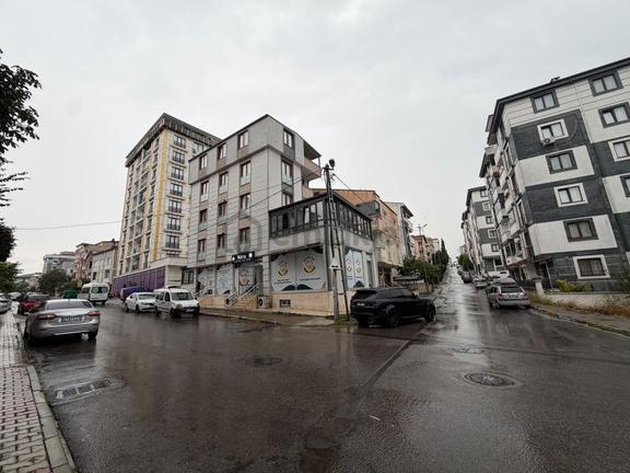 Tuzla Şifa Mahallesinde Dükkanlı 4 Katlı Satılık Aile Binası 2