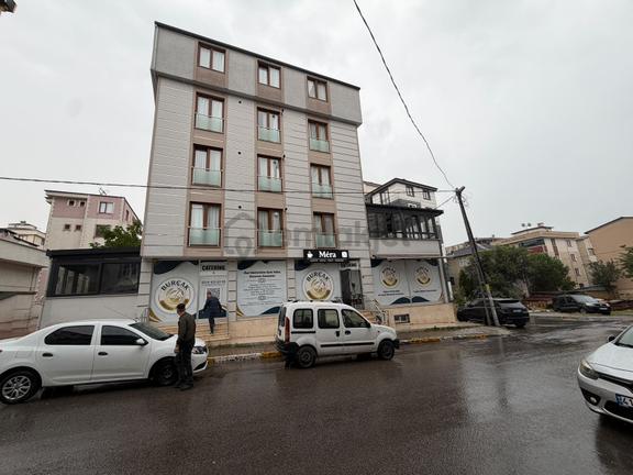 Tuzla Şifa Mahallesinde Dükkanlı 4 Katlı Satılık Aile Binası 1