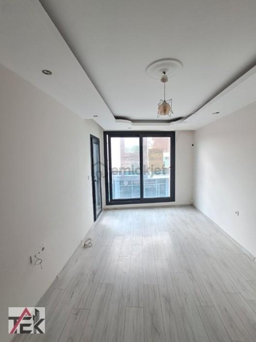Çaymahallesinde Ana Cadde Üzerinde Yeni Binada Kiralık 2+1 2