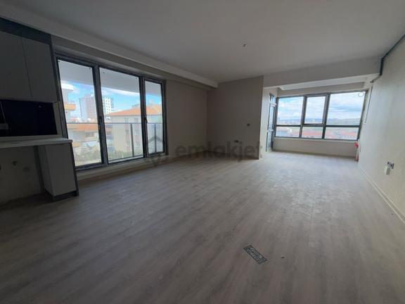 Altınşah Emlak'tan Site İçerisinde Önü Açık Manzaralı 2+1 1